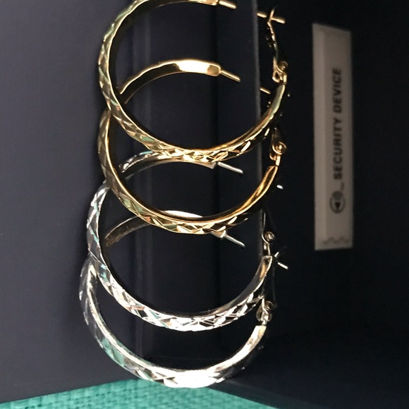 NWT Belk Silverworks gold/silver hoop earrings - Picture 6 of 6